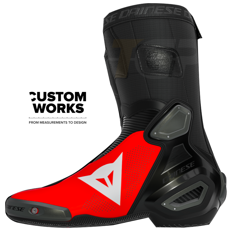 Dainese Axial 2 Air Racing und Straßen Motorradstiefel Marco Bezzecchi Replica 2026 | Herren | Fluo Rot / Schwarz | Custom Works