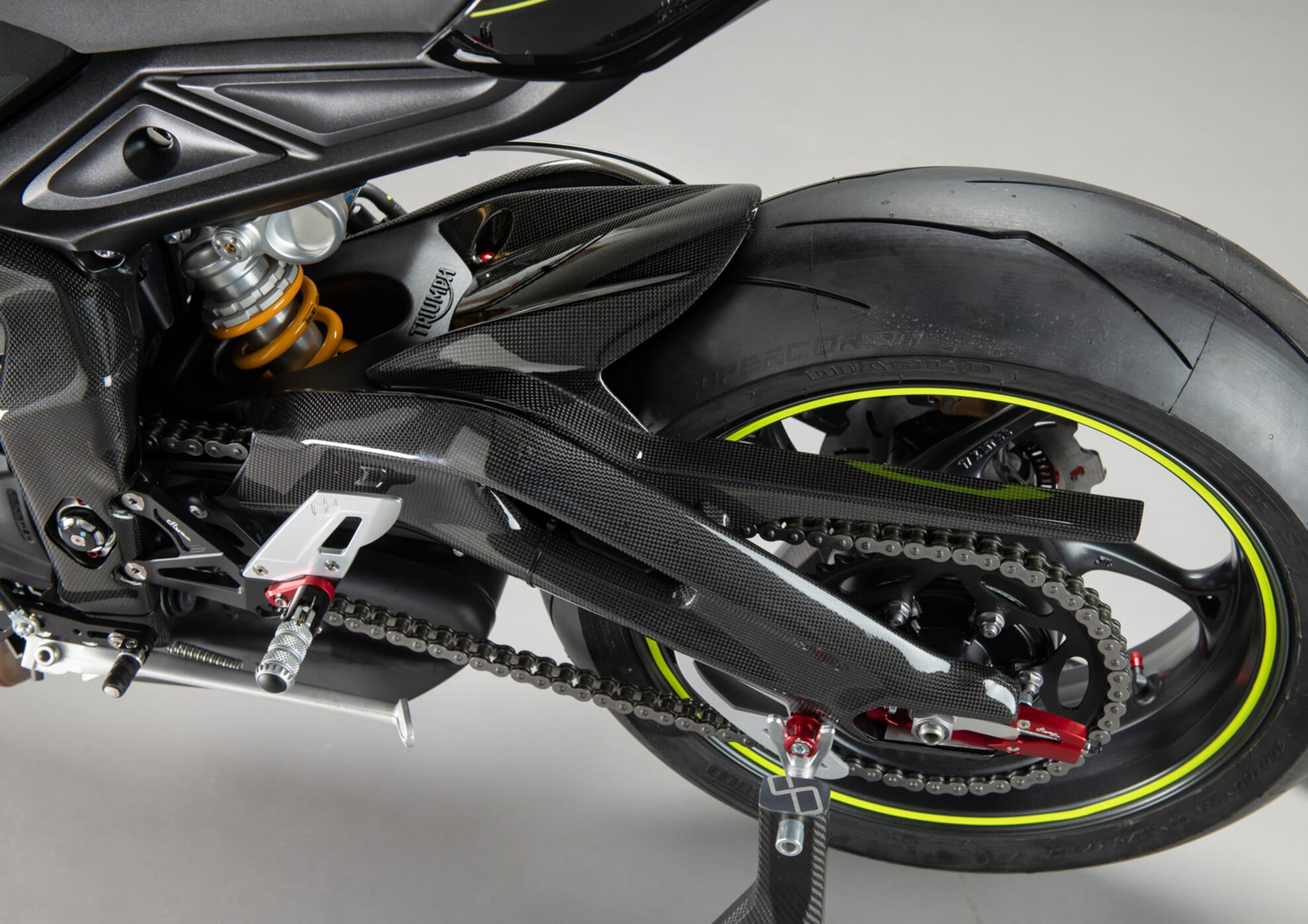 Stražnji blatobran Carbon LighTech Triumph Street Triple 765 S / R / RS / Moto2 (17-26) CART2420 