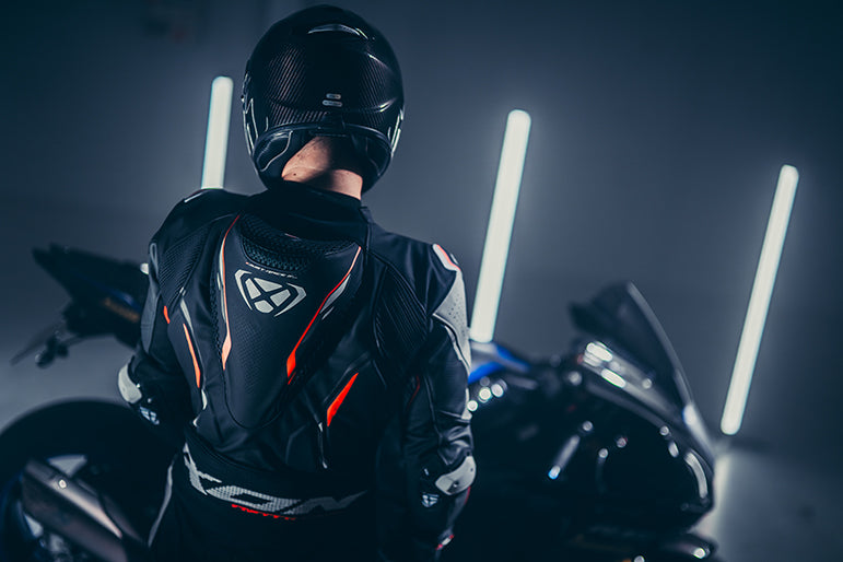 IXON Demonio kombinezon Kožno odijelo – Perforirano odijelo za utrke | Muškarci | Crveno/Crno/Bijelo 