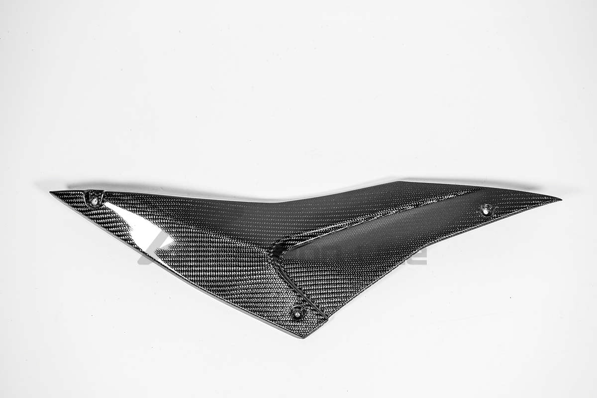 Bočna strana rezervoara dolje desno 200g AP Carbon Line Aprilia RSV4/RR/1100 Factory (21-25) 