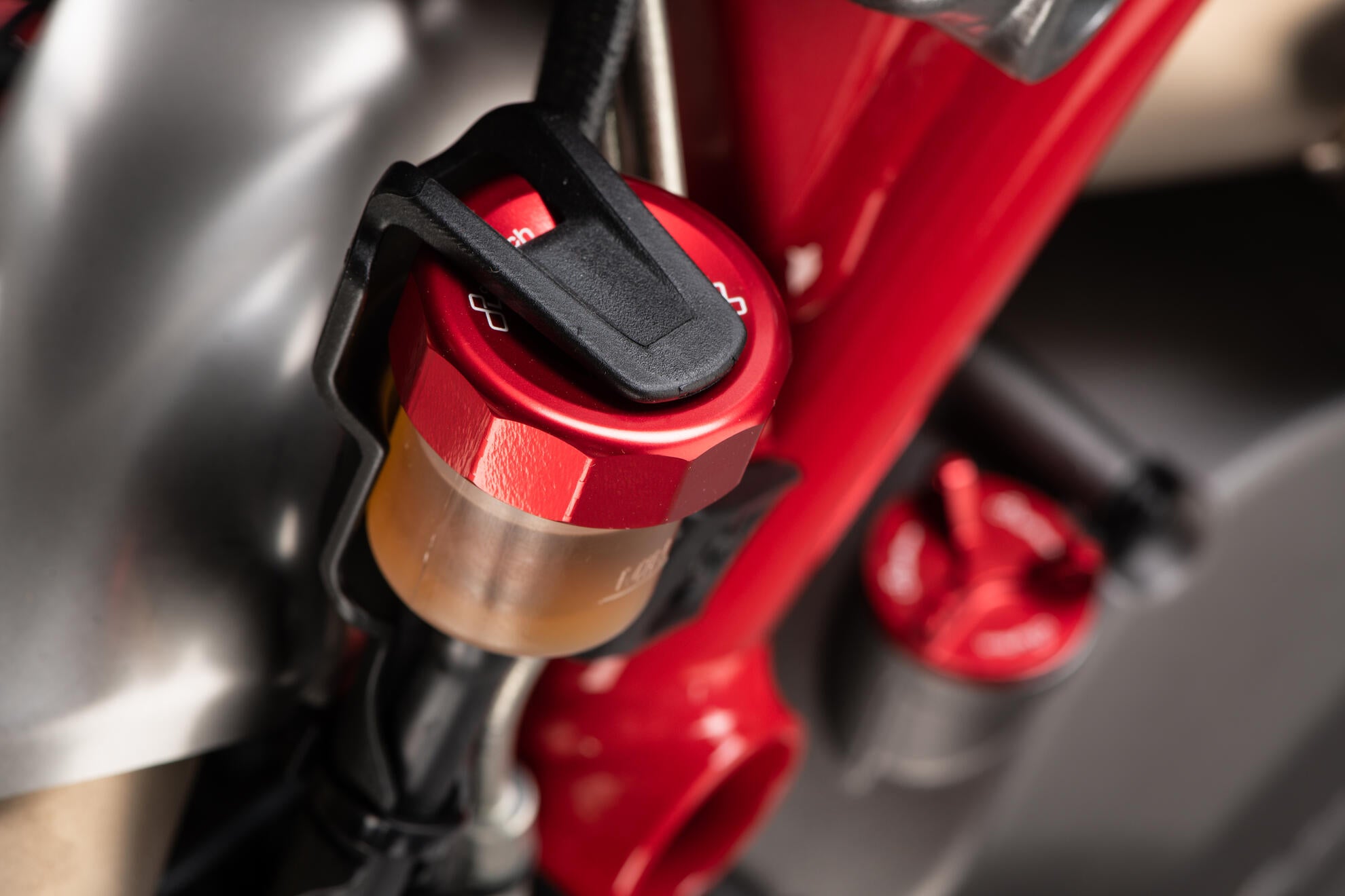 Poklopac rezervoara za izjednačavanje Stražnji LighTech Aprilia RS 660 (20-26) FFC03 
