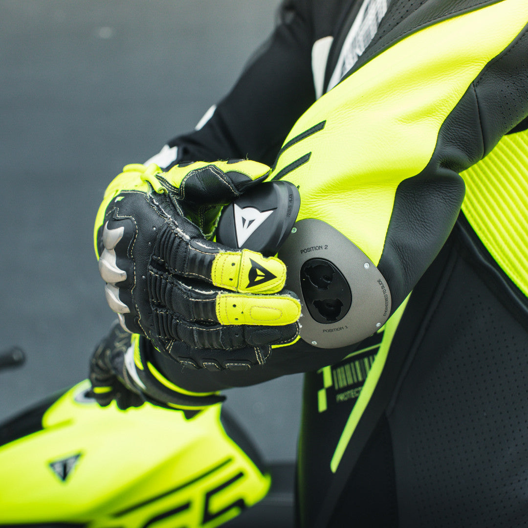 Dainese Audax D-ZIP jednocjeleni Kožno odijelo – Perforirani trkaći kombinezon | Muški | Crna/Neon Žuta 