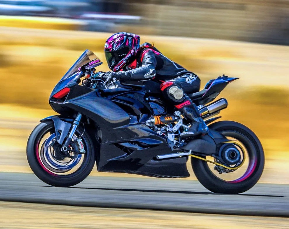 DucatiPanigaleV2Girl2.jpg