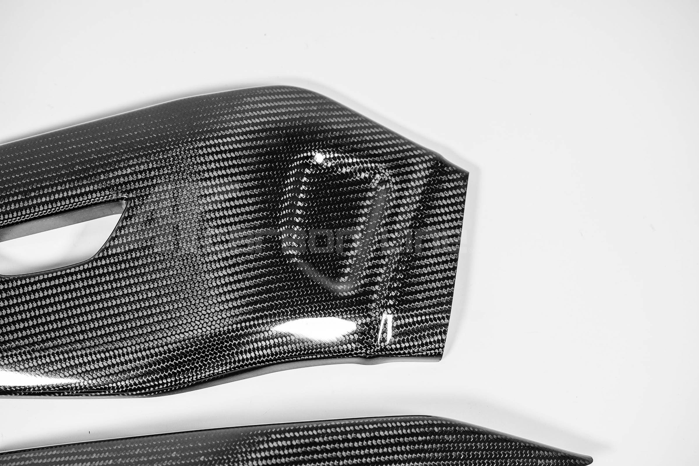 Poklopci stražnjih vilica 200g AP Carbon Line Yamaha YZF-R1/M RN32, RN49 i RN65 (15-26) 