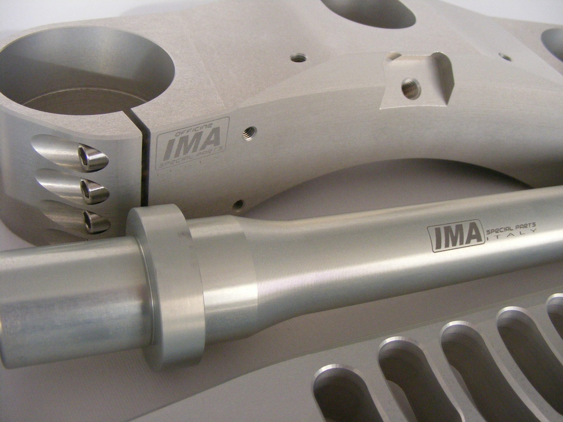 Ima Special Parts Racing vilica most Ducati Panigale V4 (18-24) 